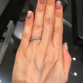 【ラザール ダイヤモンド(LAZARE DIAMOND)の口コミ】 結婚指輪はハーフエタニティで探してました。ストレートのハーフエタニテ…