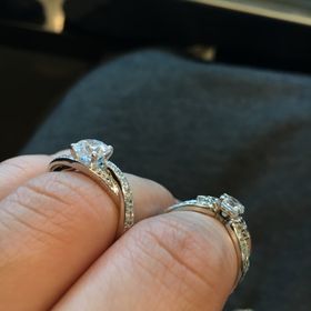 【WATANABE / 卸商社直営　渡辺の口コミ】 シンプルなデザインも素敵ですがゴージャスな指輪に憧れがあり、悩みに悩…