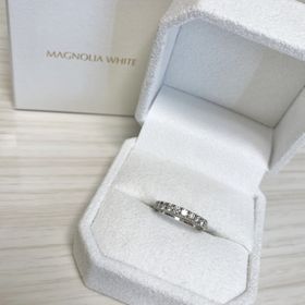 【MAGNOLIA WHITE JEWELRY(マグノリアホワイトジュエリー)の口コミ】 人気のエタニティリングは昔からの憧れでした。こちらのブランドにあるエ…