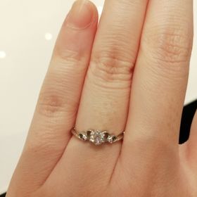 【VIVAGE(ヴィヴァージュ)の口コミ】 決め手は彼女の一目惚れでした。指輪の種類がたくさんある中で彼女が一目…