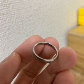 【STAR JEWELRY(スタージュエリー)の口コミ】 指輪の決め手は、
リングの内側に好きな種類のダイアモンドを埋め込めます…