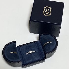 【ハリー・ウィンストン(Harry Winston)の口コミ】 「ブリリアント・ラブ」という名前がついているデザインにしました。王道…