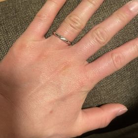 【アイプリモ(I-PRIMO)の口コミ】 シンプルで長年つけていても違和感が無いものが良くて
店員さんが僕達の話…