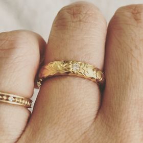 【Makana(マカナ)の口コミ】 ゴールドが良かったのと、人と違う結婚指輪にしたくてオリジナルデザイン…