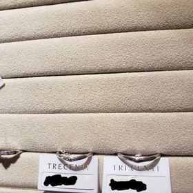 【TRECENTI(トレセンテ)の口コミ】 少しV字型の細身でスタイリッシュな指輪。
着け心地は抜群に良い。
他のV…