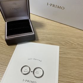 【アイプリモ(I-PRIMO)の口コミ】 もともと流れるようにダイヤモンドが配置されていて、細いリングが欲しか…