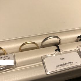 【blue door(ブルードア)】の口コミ シンプルなデザインが好みなので、ストレートタイプでダイヤがないものを探...