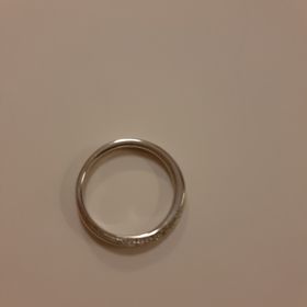 【銀座ダイヤモンドシライシの口コミ】 少し太めのリングを探していたのですが、きれいなダイヤで細身のリングも…