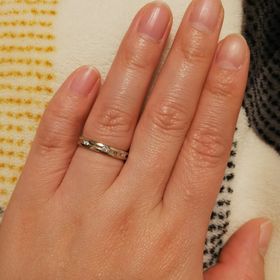 【アイプリモ(I-PRIMO)の口コミ】 他の人とかぶりやすそうなデザインの指輪は嫌で、男女同じダイヤ付きの派…