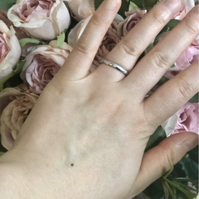 【ヴァン クリーフ＆アーペル(Van Cleef & Arpels)の口コミ】 つけた時に、ぴったりと指に密着し、つけ心地がとてもいいです。角が取れ…