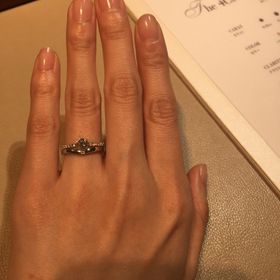 【カルティエ(Cartier)の口コミ】 華奢なデザインがとっても可愛いです！
カルティエ のバレリーナの婚約指…