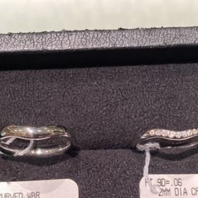 【ティファニー(Tiffany & Co.)の口コミ】 エルサ・ペレッティのバンドリングです。
緩やかなVラインにメレダイヤが…