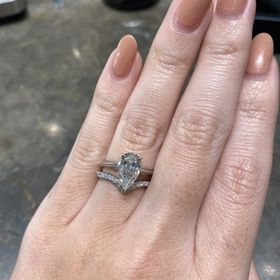 【ティファニー(Tiffany & Co.)の口コミ】 ファンシーシェイプ、ペアシェイプはカラット以上の大きさを感じるところ…