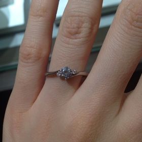 【アイプリモ(I-PRIMO)の口コミ】 とても細いので、指がきれいに見えるしつけ心地が良い。(違和感が無い)ま…