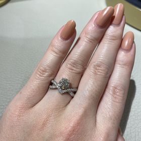 【ショーメ(CHAUMET)の口コミ】 他にはないデザインでとっても素敵でした。
他のジョセフィーヌの中でもま…