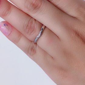 【ジュエリーツツミ(JEWELRY TSUTSUMI)の口コミ】 全体的な印象はシンプルですが個性的でディテールにこだわったデザインに…