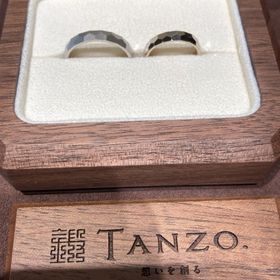 【TANZO.(鍛造指輪)の口コミ】 職人さんによる手作りの指輪です。
オリジナリティが特徴で、色々なブラン…