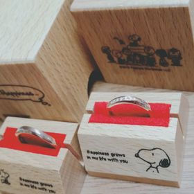 【with Happiness..の口コミ】 婚約指輪と重ねて着けたかったので、婚約指輪とセットになっていたリング…