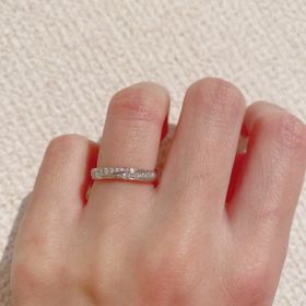 【PILOT BRIDAL(パイロットブライダル)の口コミ】 値段と耐久性。
他のブランドにはないプラチナ999に惹かれました。
硬くて…