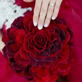 【ラザール ダイヤモンド(LAZARE DIAMOND)の口コミ】 真ん中のダイヤモンドと周りのダイヤモンドのバランスの良さ、結婚指輪と…