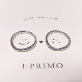 【アイプリモ(I-PRIMO)の口コミ】 私も彼も指が細いため華奢なデザインを探していました。ゆるいV字のライン…