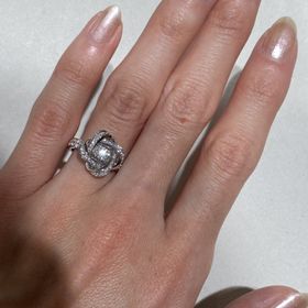 【ブシュロン(BOUCHERON)の口コミ】 他のどのブランドにも無いゴージャスさと上品さを兼ねそろえたとても素敵…