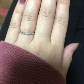 【canal4℃(カナルヨンドシー)の口コミ】 主人がサプライズで用意してくれた物です。
以前からゴロゴロダイヤが付い…