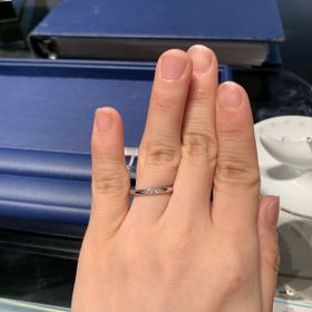 【銀座ダイヤモンドシライシの口コミ】 ダイヤモンドがさりげないながらもキラキラとした輝きがあり、繊細な感じ…