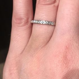 【4℃ BRIDAL(ヨンドシーブライダル)の口コミ】 ゴージャスな雰囲気がありながらデザインとしてシンプルなので上品な印象…