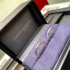 【ラザール ダイヤモンド(LAZARE DIAMOND)の口コミ】 女性のリングはダイヤモンドをふんだんに使ったデザインと男性のリングは…