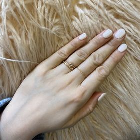 【エクセルコダイヤモンド(EXELCO DIAMOND)の口コミ】 指輪のデザインが多数あり、好みに合わせて選べたところと重厚感があり、…