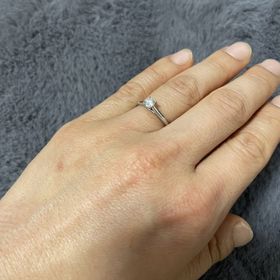 【カルティエ(Cartier)の口コミ】 婚約指輪の王道である、一粒ダイヤの指輪がやはりほしくて購入してもらい…