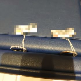 【銀座ダイヤモンドシライシの口コミ】 つけ心地とダイヤの輝き。
指に当たる感じがあまり好きじゃなく、ゴツくな…