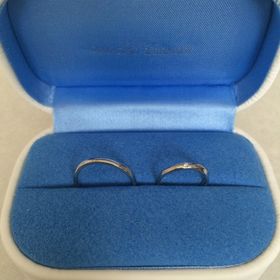 【銀座ダイヤモンドシライシの口コミ】  毎日身につけていたいので、ずっとはめていても違和感がないもの、シンプ…