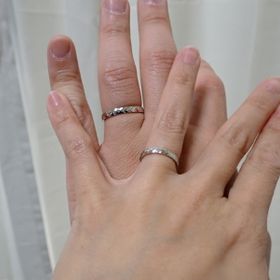 【PILOT BRIDAL(パイロットブライダル)の口コミ】 二人で指輪をどういうものにしようかといろいろ悩んで、とりあえず材質を…