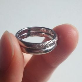 【ケイウノ ブライダル(K.UNO BRIDAL)の口コミ】 他のブランドの結婚指輪も見ましたが、どれを見てもありきたりなデザイン…