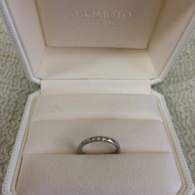 【MIKIMOTO(ミキモト)の口コミ】 当初はハーフエタニティのような全体にダイヤの入った指輪を考えていまし…