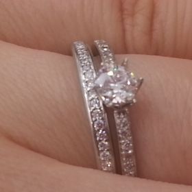 【アイプリモ(I-PRIMO)の口コミ】 いかにキラキラしてるか、存在感があるかを基準に探していましたが、デザ…