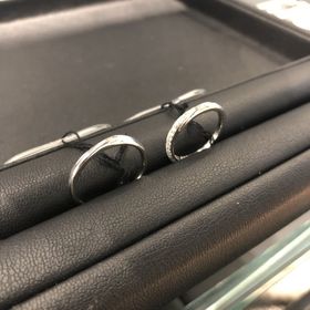 【エクセルコダイヤモンド(EXELCO DIAMOND)の口コミ】 デザインがスクロールしている感じで細さも選べて良かったです。あと落ち…