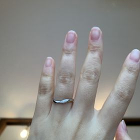 【アイプリモ(I-PRIMO)の口コミ】 手の形に沿ったウェーブタイプなのが気に入りました。実際に嵌めてみても…