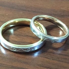 【ケイウノ ブライダル(K.UNO BRIDAL)の口コミ】 私たちの好きなゴールドとピンクゴールドがさりげなく入っていること、シ…