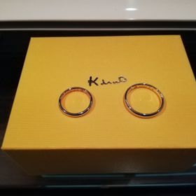 【ケイウノ ブライダル(K.UNO BRIDAL)の口コミ】 指輪のデザインが可愛らしいところが気に入り購入。表裏で色味を変えられ…
