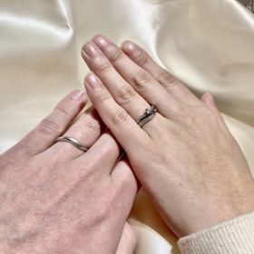 【TRECENTI(トレセンテ)の口コミ】 リングのV字の角度など細かい部分のデザインがとても洗練されていたことと…