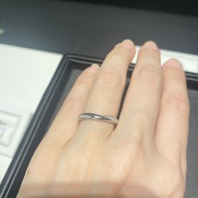 【銀座ダイヤモンドシライシの口コミ】 最初はダイヤモンドがついていないものを探していたのですが、試着をして…