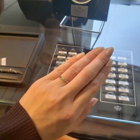 【エクセルコダイヤモンド(EXELCO DIAMOND)の口コミ】 シンプルで飽きのこないデザインを探していて、ダイヤモンドで豪華さも出…