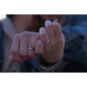 【銀座ダイヤモンドシライシの口コミ】 普段付けをかんがえ、シンプルでキラッと光るダイヤが可愛い、つけている…