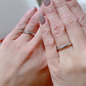 【TRECENTI(トレセンテ)の口コミ】 まずデザインがひとめぼれでした。
ダイヤがななめにはいっているデザイン…