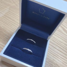 【HOSHI no SUNA 星の砂(ほしのすな)の口コミ】 シンプルなデザインが好きで、小さな石が入っているタイプの指輪を選びま…