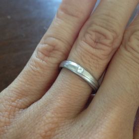 【アイプリモ(I-PRIMO)の口コミ】 結婚後はずっと結婚指輪をしていたかったのでシンプルな物を探していまし…