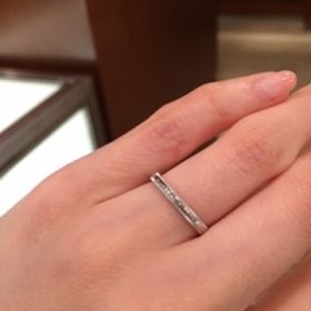 【ティファニー(Tiffany & Co.)の口コミ】 結婚指輪はシンプルで飽きのこないデザインのものが希望でした。
また、石…